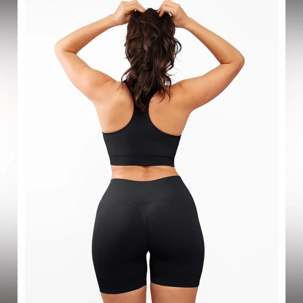 Cosmolle AirWear sports bra and bike shorts set